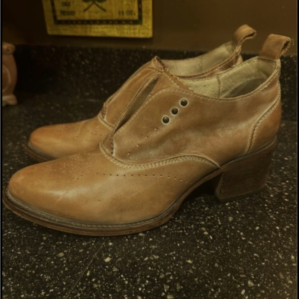FREEBIRD oxford inspired slip-on SADIE